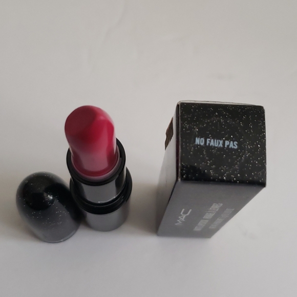 Mac cosmetics lipstick - Picture 2 of 3